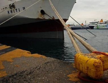 Απαγορευτικό απόπλου και σήμερα σε Πειραιά, Λαύριο και Ραφήνα λόγω «Χιόνης»